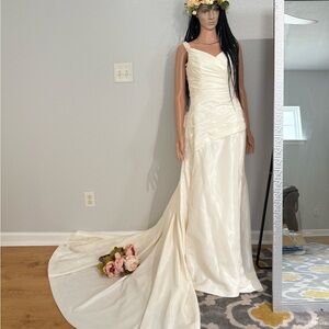 Luxurious Cream Bridal Gown